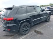 ✅ 2018 Jeep Grand Cherokee Altitude • VIN: 1C4RJEAG5JC125623 • Lot: 42725317. Wystawiony na IAAI z przebiegiem 109 018 mil. Bezpłatny archiwum sprzedaży aukcyjnych z USA i szczegółowy raport historii pojazdu na DreamBid. Zdjęcie 4.