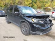 ✅ 2025 Honda Pilot TrailSport • VIN: 5FNYG1H65SB005115 • Лот: 43525769. Опубликован ранее на IAAI с пробегом 29 834 миль. Бесплатный доступ к архиву аукционных продаж из США и подробный отчёт об истории автомобиля на DreamBid. Изображение 1.