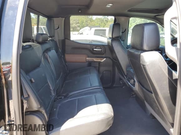 ✅ 2021 Chevrolet Silverado 1500 High Country • VIN: 3GCPWFED0MG326698 • Lot: 64510193. Wystawiony na Copart z przebiegiem Nie podano. Bezpłatny archiwum sprzedaży aukcyjnych z USA i szczegółowy raport historii pojazdu na DreamBid. Zdjęcie 10.