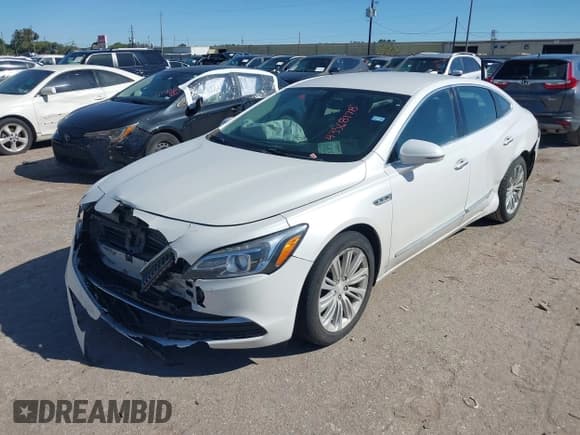 ✅ 2018 Buick LaCrosse Essence • VIN: 1G4ZP5SZ3JU127780 • Лот: 43568178. Опубликован ранее на IAAI с пробегом 186 200 миль. Бесплатный доступ к архиву аукционных продаж из США и подробный отчёт об истории автомобиля на DreamBid. Изображение 2.