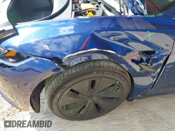 ✅ 2024 Tesla Model 3 Long Range • VIN: 5YJ3E1EB4RF830476 • Lot: 43737248. Wystawiony na IAAI z przebiegiem 10 482 mil. Bezpłatny archiwum sprzedaży aukcyjnych z USA i szczegółowy raport historii pojazdu na DreamBid. Zdjęcie 6.