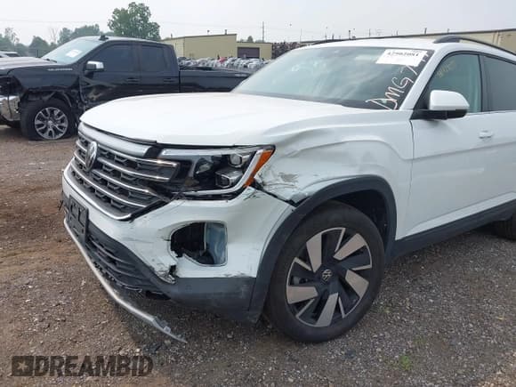 ✅ 2024 Volkswagen Atlas SE • VIN: 1V2HR2CA0RC566789 • Lot: 42902081. Listed on IAAI with 34,934 mi. Free auction sales archive from the USA and detailed vehicle history report at DreamBid. Image 6.