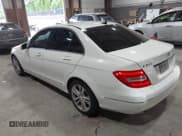 ✅ 2013 Mercedes-Benz C 300 Sport • VIN: WDDGF8AB3DA859410 • Lot: 42522407. Wystawiony na IAAI z przebiegiem 110 502 mil. Bezpłatny archiwum sprzedaży aukcyjnych z USA i szczegółowy raport historii pojazdu na DreamBid. Zdjęcie 3.