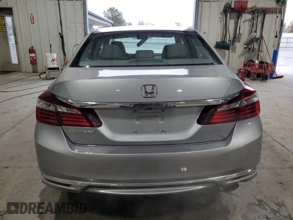 ✅ 2017 Honda Accord LX • VIN: 1HGCR2F35HA119413 • Лот: 90855565. Опубликован ранее на Copart с пробегом 72 074 миль. Бесплатный доступ к архиву аукционных продаж из США и подробный отчёт об истории автомобиля на DreamBid. Изображение 6.