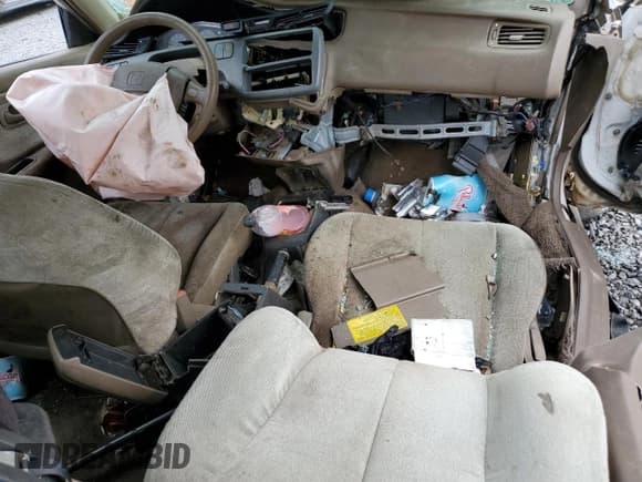 ✅ 1993 Honda Civic LX • VIN: 1HGEG8558PL002321 • Лот: 66774984. Опубликован ранее на Copart с пробегом 191 408 миль. Бесплатный доступ к архиву аукционных продаж из США и подробный отчёт об истории автомобиля на DreamBid. Изображение 8.