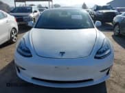 ✅ 2020 Tesla Model 3 Standard Range Plus • VIN: 5YJ3E1EAXLF644990 • Lot: 43772928. Wystawiony na IAAI z przebiegiem 48 180 mil. Bezpłatny archiwum sprzedaży aukcyjnych z USA i szczegółowy raport historii pojazdu na DreamBid. Zdjęcie 12.
