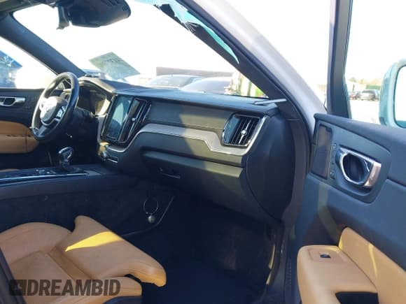 ✅ 2019 Volvo XC60 Inscription • VIN: LYV102DL8KB231545 • Лот: 41327800. Опубликован ранее на IAAI с пробегом 81 636 миль. Бесплатный доступ к архиву аукционных продаж из США и подробный отчёт об истории автомобиля на DreamBid. Изображение 5.