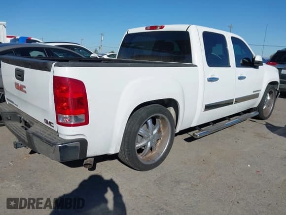 ✅ 2008 GMC Sierra 1500 SLE1 • VIN: 2GTEC13J581339571 • Lot: 43400302. Listed on IAAI with 116,780 mi. Free auction sales archive from the USA and detailed vehicle history report at DreamBid. Image 4.