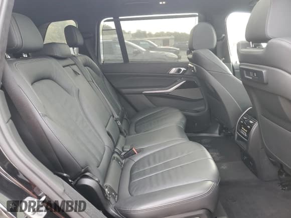 ✅ 2021 BMW X7 xDrive40i • VIN: 5UXCW2C0XM9F90441 • Lot: 85864435. Wystawiony na Copart z przebiegiem 54 112 mil. Bezpłatny archiwum sprzedaży aukcyjnych z USA i szczegółowy raport historii pojazdu na DreamBid. Zdjęcie 11.