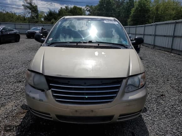 ✅ 2005 Chrysler Town & Country • VIN: 1C4GP45R35B365714 • Lot: 70640995. Listed on Copart with 272,847 mi. Free auction sales archive from the USA and detailed vehicle history report at DreamBid. Image 5.