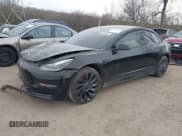 ✅ 2021 Tesla Model 3 Performance • VIN: 5YJ3E1EC5MF030822 • Lot: 41907973. Wystawiony na IAAI z przebiegiem 50 133 mil. Bezpłatny archiwum sprzedaży aukcyjnych z USA i szczegółowy raport historii pojazdu na DreamBid. Zdjęcie 17.