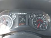 ✅ 2023 Ram 2500 Tradesman • VIN: 3C6UR5CJ5PG558514 • Lot: 43260300. Wystawiony na IAAI z przebiegiem 26 824 mil. Bezpłatny archiwum sprzedaży aukcyjnych z USA i szczegółowy raport historii pojazdu na DreamBid. Zdjęcie 7.