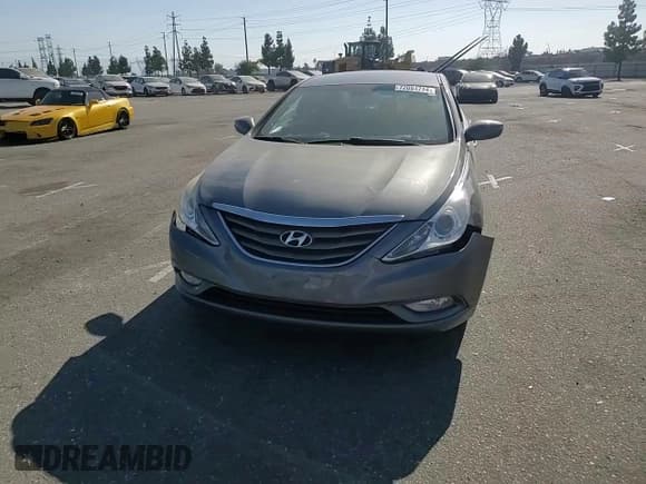 ✅ 2013 Hyundai Sonata GLS • VIN: 5NPEB4AC9DH705131 • Lot: 72051714. Wystawiony na Copart z przebiegiem Nie podano. Bezpłatny archiwum sprzedaży aukcyjnych z USA i szczegółowy raport historii pojazdu na DreamBid. Zdjęcie 10.