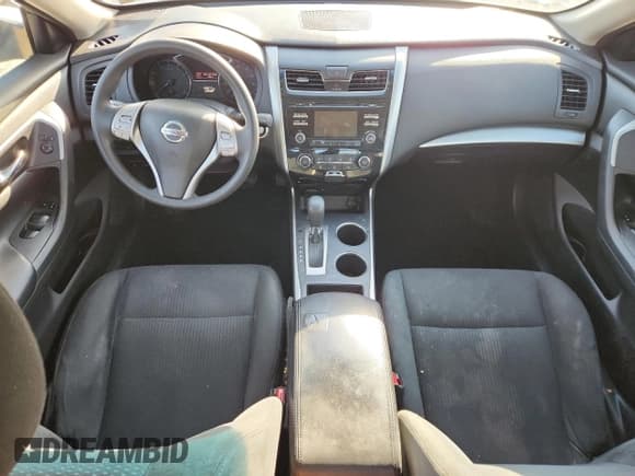✅ 2015 Nissan Altima 2.5 • VIN: 1N4AL3AP2FC588277 • Lot: 92971175. Listed on Copart with 135,077 mi. Free auction sales archive from the USA and detailed vehicle history report at DreamBid. Image 8.