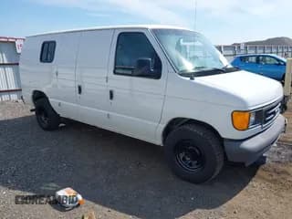 ✅ 2005 Ford Econoline Cargo • VIN: 1FTRE14W25HA02113 • Lot: 42725718. Wystawiony na IAAI z przebiegiem 126 456 mil. Bezpłatny archiwum sprzedaży aukcyjnych z USA i szczegółowy raport historii pojazdu na DreamBid. Zdjęcie 1.