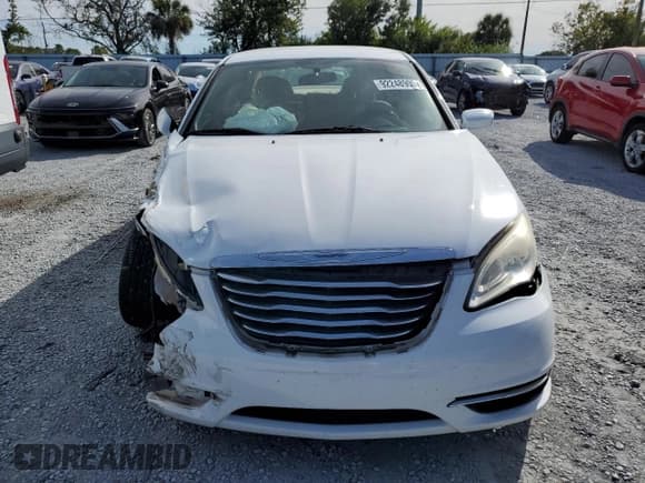 ✅ 2011 Chrysler 200 Touring • VIN: 1C3BC1FGXBN555770 • Lot: 92248905. Listed on Copart with 93,328 mi. Free auction sales archive from the USA and detailed vehicle history report at DreamBid. Image 5.