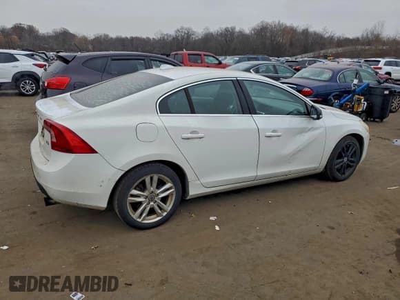 ✅ 2013 Volvo S60 T5 Premier • VIN: YV1612FS4D2178087 • Lot: 93377965. Wystawiony na Copart z przebiegiem 175 439 mil. Bezpłatny archiwum sprzedaży aukcyjnych z USA i szczegółowy raport historii pojazdu na DreamBid. Zdjęcie 3.