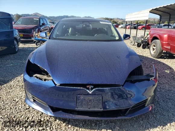 ✅ 2017 Tesla Model S 60 • VIN: 5YJSA1E1XHF184437 • Lot: 91235435. Listed on Copart with 127,141 mi. Free auction sales archive from the USA and detailed vehicle history report at DreamBid. Image 5.