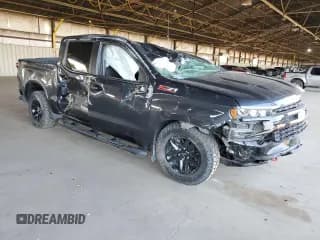 ✅ 2021 Chevrolet Silverado 1500 LT Trail Boss • VIN: 1GCPYFEL2MZ451249 • Lot: 64264374. Wystawiony na Copart z przebiegiem 23 497 mil. Bezpłatny archiwum sprzedaży aukcyjnych z USA i szczegółowy raport historii pojazdu na DreamBid. Zdjęcie 4.