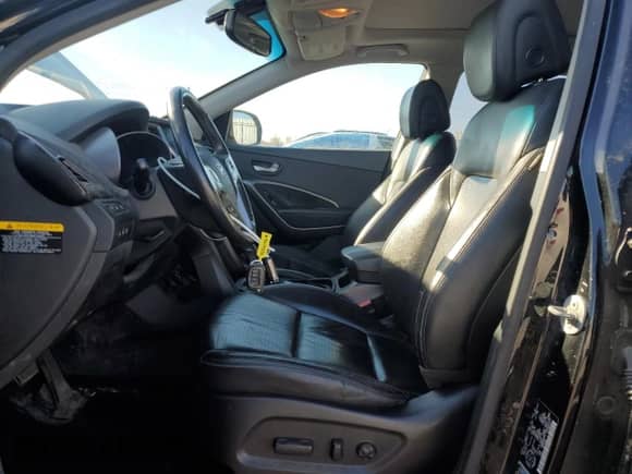 2013 Hyundai Santa Fe GLS with VIN KM8SNDHFXDU003749, listed as a Copart auction lot 90145235 with 299,484 mi miles and Clean title. Bid and sale history available at DreamBid. Image 7.