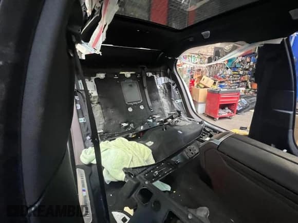 ✅ 2023 BMW 7 Series 760i xDrive • VIN: WBA33EJ02PCN27706 • Лот: 44884564. Опубликован ранее на Copart с пробегом Не указан. Бесплатный доступ к архиву аукционных продаж из США и подробный отчёт об истории автомобиля на DreamBid. Изображение 6.