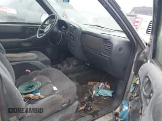 ✅ 2000 Chevrolet Blazer LT • VIN: 1GNDT13WXY2214421 • Lot: 41525220. Wystawiony na IAAI z przebiegiem Nie podano. Bezpłatny archiwum sprzedaży aukcyjnych z USA i szczegółowy raport historii pojazdu na DreamBid. Zdjęcie 5.