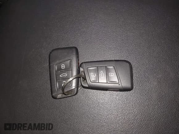 ✅ 2018 Volkswagen Atlas SE • VIN: 1V2KR2CA8JC573127 • Lot: 43534656. Wystawiony na IAAI z przebiegiem 183 216 mil. Bezpłatny archiwum sprzedaży aukcyjnych z USA i szczegółowy raport historii pojazdu na DreamBid. Zdjęcie 11.