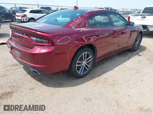 ✅ 2019 Dodge Charger SXT • VIN: 2C3CDXJG3KH527801 • Lot: 43076807. Wystawiony na IAAI z przebiegiem 114 643 mil. Bezpłatny archiwum sprzedaży aukcyjnych z USA i szczegółowy raport historii pojazdu na DreamBid. Zdjęcie 4.