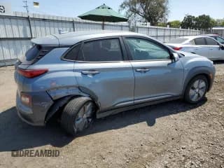 ✅ 2019 Hyundai Kona Limited • VIN: KM8K33AGXKU054572 • Лот: 63934954. Опубликован ранее на Copart с пробегом 46 053 миль. Бесплатный доступ к архиву аукционных продаж из США и подробный отчёт об истории автомобиля на DreamBid. Изображение 3.