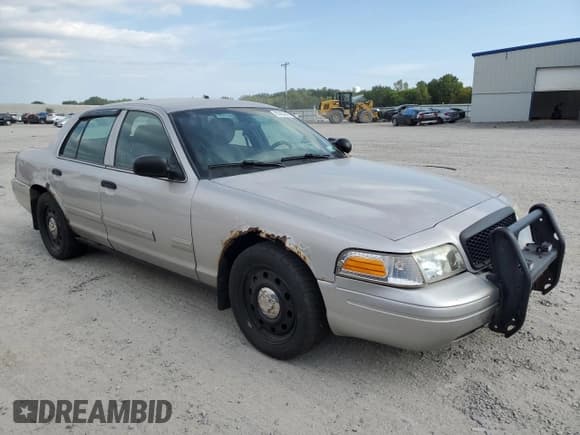 ✅ 2011 Ford Police Interceptor • VIN: 2FABP7BV4BX135837 • Lot: 81453245. Listed on Copart with 99,802 mi. Free auction sales archive from the USA and detailed vehicle history report at DreamBid. Image 4.