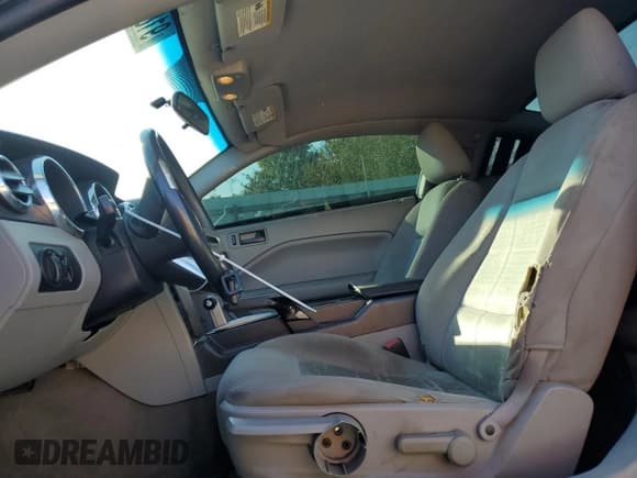 ✅ 2007 Ford Mustang Deluxe • VIN: 1ZVFT80N375315316 • Лот: 91850815. Опубликован ранее на Copart с пробегом 180 175 миль. Бесплатный доступ к архиву аукционных продаж из США и подробный отчёт об истории автомобиля на DreamBid. Изображение 7.