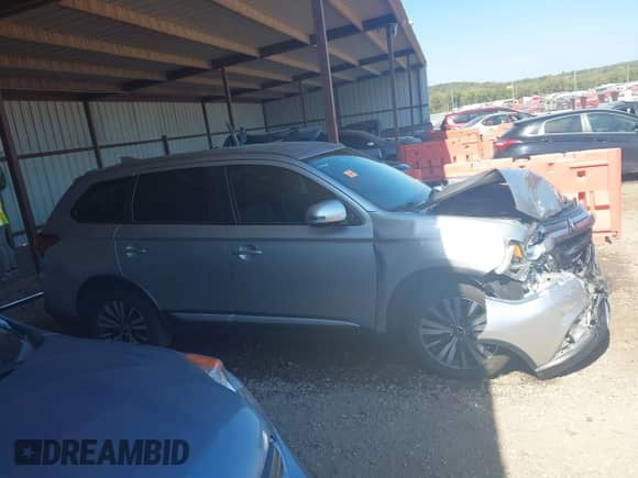 2019 Mitsubishi Outlander SE with VIN JA4AD3A34KZ049598, listed as a IAAI auction lot 43411008 with 57,899 mi miles and . Bid and sale history available at DreamBid. Image 13.