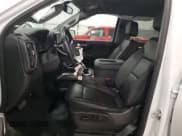 ✅ 2021 Chevrolet Silverado 1500 LTZ • VIN: 3GCUYGET2MG135004 • Lot: 50825955. Wystawiony na Copart z przebiegiem 53 594 mil. Bezpłatny archiwum sprzedaży aukcyjnych z USA i szczegółowy raport historii pojazdu na DreamBid. Zdjęcie 7.