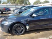 ✅ 2025 Tesla Model 3 Long Range • VIN: 5YJ3E1EA5SF978729 • Lot: 43384298. Wystawiony na IAAI z przebiegiem 11 689 mil. Bezpłatny archiwum sprzedaży aukcyjnych z USA i szczegółowy raport historii pojazdu na DreamBid. Zdjęcie 6.