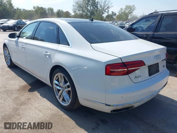 ✅ 2015 Audi A8 4.0T • VIN: WAU32AFD1FN030995 • Lot: 43468092. Wystawiony na IAAI z przebiegiem 93 610 mil. Bezpłatny archiwum sprzedaży aukcyjnych z USA i szczegółowy raport historii pojazdu na DreamBid. Zdjęcie 3.