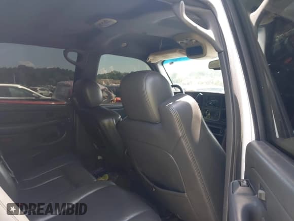 ✅ 2005 Chevrolet Silverado 2500HD LT • VIN: 1GCHK23285F967353 • Lot: 42746677. Wystawiony na IAAI z przebiegiem Nie podano. Bezpłatny archiwum sprzedaży aukcyjnych z USA i szczegółowy raport historii pojazdu na DreamBid. Zdjęcie 8.