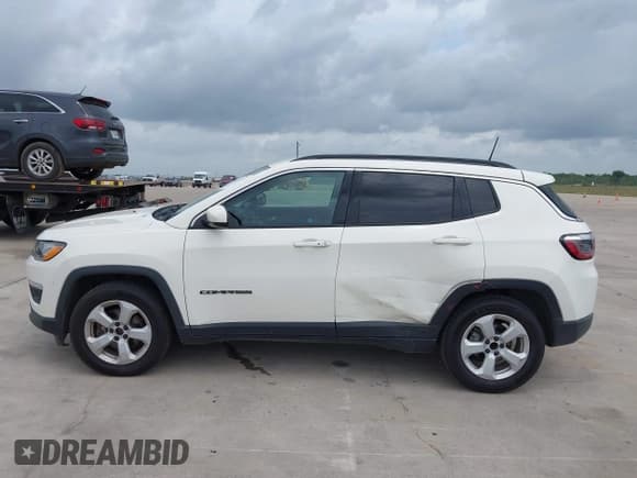 ✅ 2019 Jeep Compass Latitude • VIN: 3C4NJCBB9KT652088 • Lot: 42162439. Wystawiony na IAAI z przebiegiem 97 276 mil. Bezpłatny archiwum sprzedaży aukcyjnych z USA i szczegółowy raport historii pojazdu na DreamBid. Zdjęcie 14.