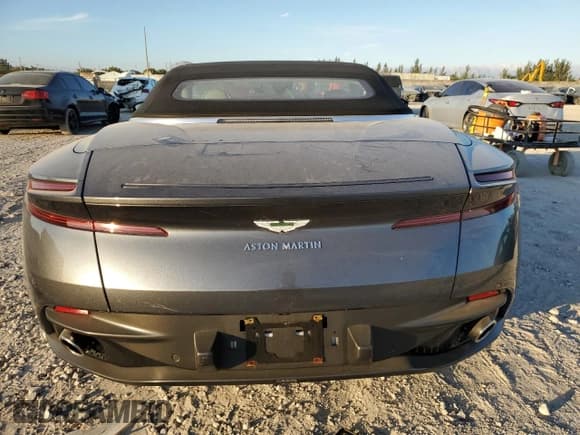 ✅ 2019 Aston Martin DB11 • VIN: SCFRMFCWXKGM06894 • Lot: 41602955. Wystawiony na Copart z przebiegiem Nie podano. Bezpłatny archiwum sprzedaży aukcyjnych z USA i szczegółowy raport historii pojazdu na DreamBid. Zdjęcie 6.