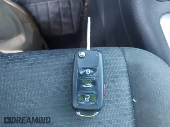 ✅ 2012 Volkswagen Tiguan S • VIN: WVGAV7AX3CW525626 • Лот: 43679915. Опубликован ранее на IAAI с пробегом 119 434 миль. Бесплатный доступ к архиву аукционных продаж из США и подробный отчёт об истории автомобиля на DreamBid. Изображение 11.