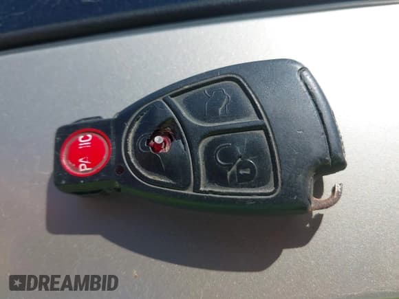 ✅ 2004 Mercedes-Benz C 240 • VIN: WDBRF81J54F456928 • Lot: 43049868. Wystawiony na IAAI z przebiegiem 108 872 mil. Bezpłatny archiwum sprzedaży aukcyjnych z USA i szczegółowy raport historii pojazdu na DreamBid. Zdjęcie 11.