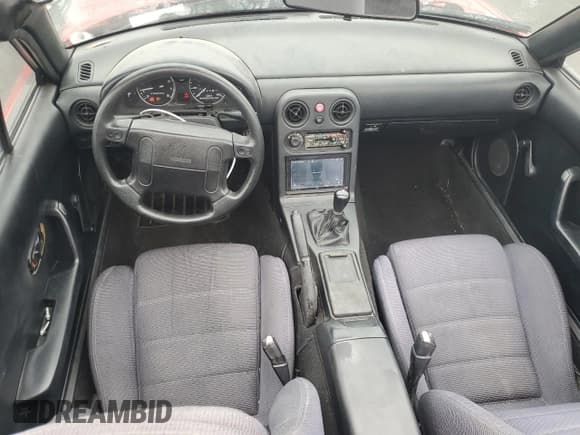 ✅ 1991 Mazda MX-5 Miata Special Edition • VIN: JM1NA3512M1241547 • Lot: 68394675. Listed on Copart with 239,004 mi. Free auction sales archive from the USA and detailed vehicle history report at DreamBid. Image 8.
