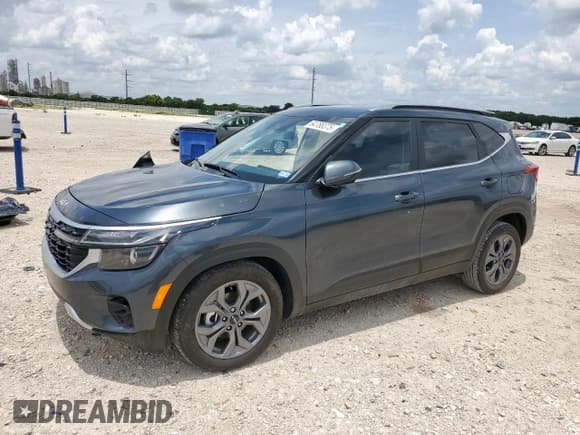 ✅ 2024 Kia Seltos S • VIN: KNDEU2AA5R7618660 • Lot: 64788375. Wystawiony na Copart z przebiegiem 12 175 mil. Bezpłatny archiwum sprzedaży aukcyjnych z USA i szczegółowy raport historii pojazdu na DreamBid. Zdjęcie 1.