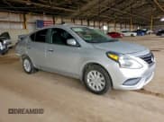 ✅ 2015 Nissan Versa S Plus • VIN: 3N1CN7AP5FL924158 • Lot: 93953795. Wystawiony na Copart z przebiegiem 89 275 mil. Bezpłatny archiwum sprzedaży aukcyjnych z USA i szczegółowy raport historii pojazdu na DreamBid. Zdjęcie 4.