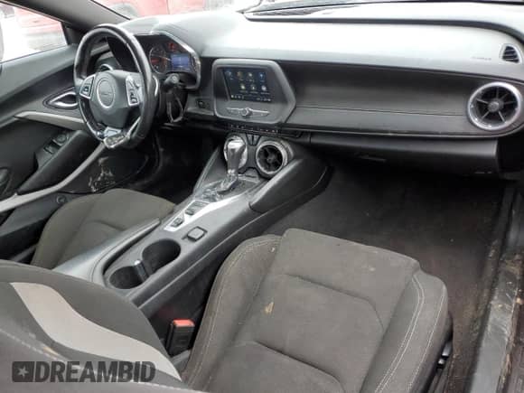 2019 Chevrolet Camaro 1LT с VIN 1G1FB3DX2K0139569, выставлен на аукционе Copart как лот 46160105 с пробегом 121 986 миль миль и Списание • Salvage title. История ставок и продаж доступна на DreamBid. Изображение 8.