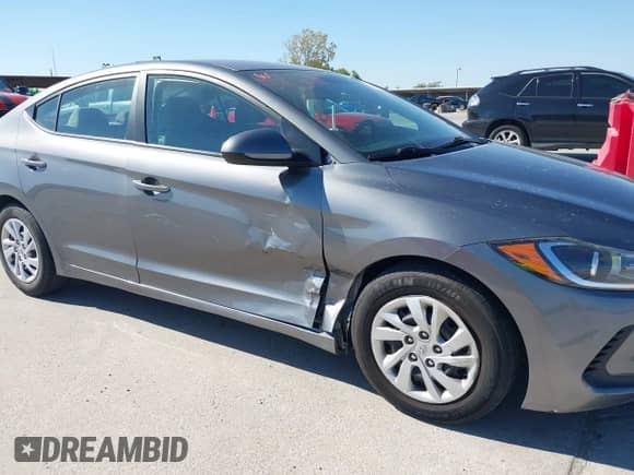 2018 Hyundai Elantra SE z VIN 5NPD74LF3JH277749, wystawiony jako IAAI lot #43473044 z przebiegiem 95 552 mil mil oraz . Historia ofert i sprzedaży dostępna na DreamBid. Obrazek 6.