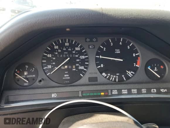 1991 BMW 3 Series z VIN WBABB2314MEC25288, wystawiony jako Copart lot #53748225 z przebiegiem 146 500 mil mil oraz Czysty tytuł • Clean title. Historia ofert i sprzedaży dostępna na DreamBid. Obrazek 9.