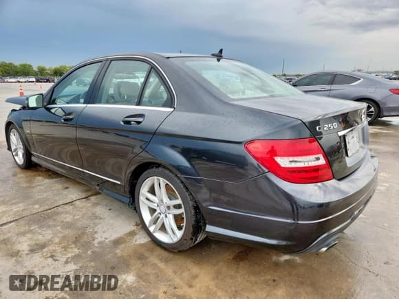 ✅ 2012 Mercedes-Benz C 250 Sport • VIN: WDDGF4HB0CR192889 • Lot: 91119125. Wystawiony na Copart z przebiegiem 100 643 mil. Bezpłatny archiwum sprzedaży aukcyjnych z USA i szczegółowy raport historii pojazdu na DreamBid. Zdjęcie 2.