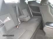 ✅ 2020 Dodge Challenger R/T 50th Anniversary • VIN: 2C3CDZBT1LH210608 • Lot: 64180975. Wystawiony na Copart z przebiegiem 28 120 mil. Bezpłatny archiwum sprzedaży aukcyjnych z USA i szczegółowy raport historii pojazdu na DreamBid. Zdjęcie 10.