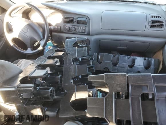 ✅ 1999 Mazda 626 LX • VIN: 1YVGF22D4X5882600 • Lot: 69031604. Wystawiony na Copart z przebiegiem Nie podano. Bezpłatny archiwum sprzedaży aukcyjnych z USA i szczegółowy raport historii pojazdu na DreamBid. Zdjęcie 8.