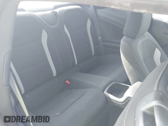 ✅ 2021 Chevrolet Camaro 1LS • VIN: 1G1FA1RXXM0131688 • Lot: 41394288. Wystawiony na IAAI z przebiegiem 56 346 mil. Bezpłatny archiwum sprzedaży aukcyjnych z USA i szczegółowy raport historii pojazdu na DreamBid. Zdjęcie 8.